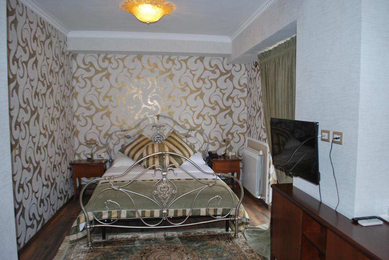 Hotel Vila Sigal Корча Екстер'єр фото